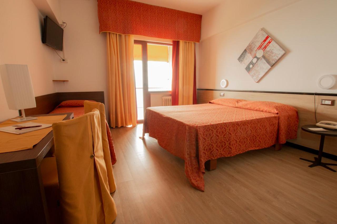 Hotel San Zeno San Zeno di Montagna Exterior photo