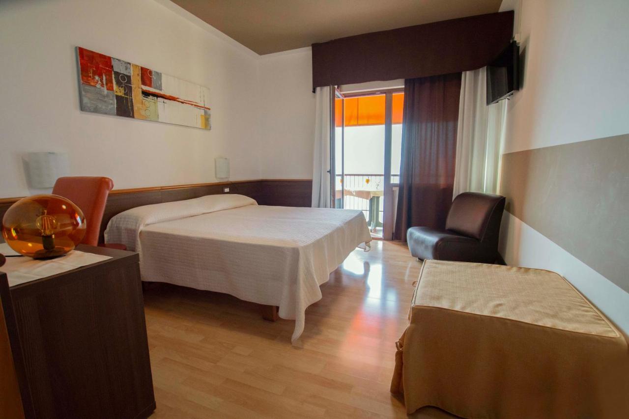 Hotel San Zeno San Zeno di Montagna Exterior photo