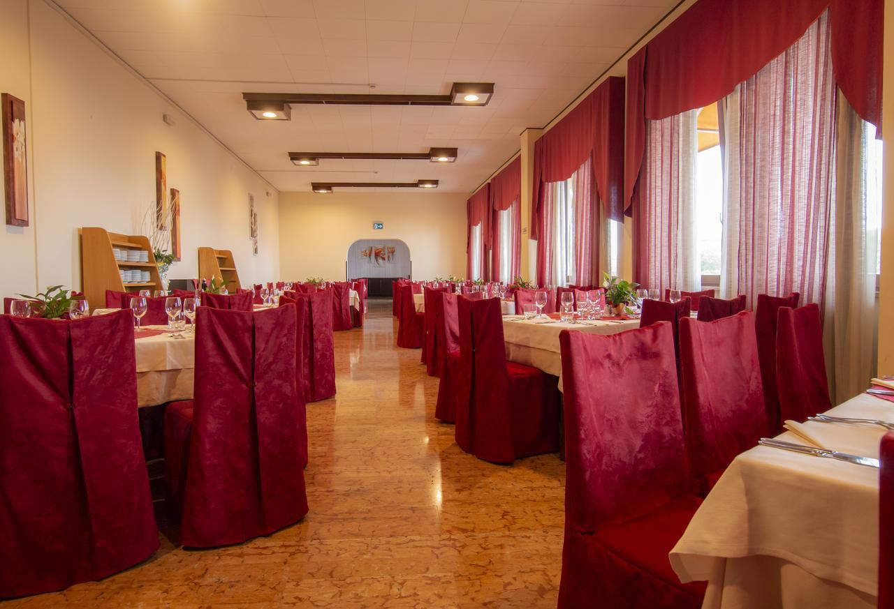 Hotel San Zeno San Zeno di Montagna Exterior photo